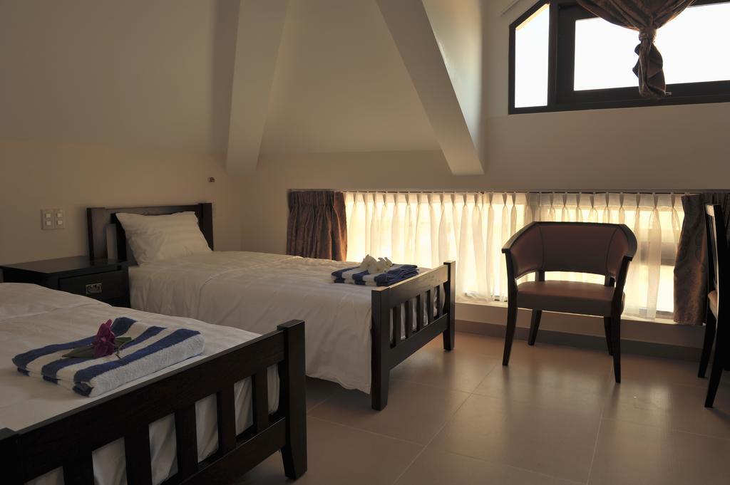 Kosmos Phu Quoc Villa Room photo